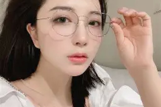 知名港星钟景辉去世是周润发恩师一生未婚未育在睡梦中离世